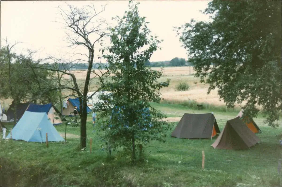 1976 Madeleine & Pierre crée le camping avec 6 emplacements